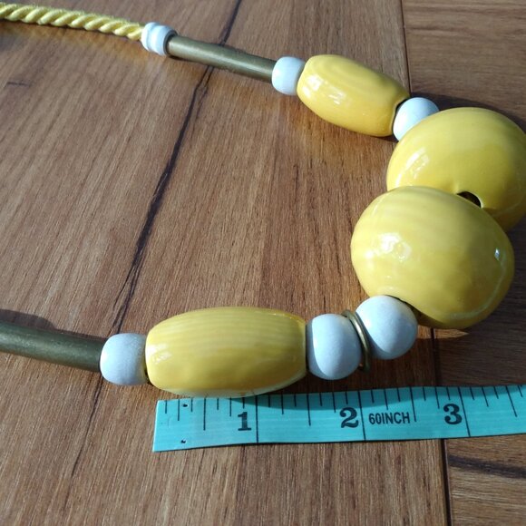 Vintage Yellow Chunky Ceramic Necklace Large Statement Beads Brass Rope - Picture 10 of 10